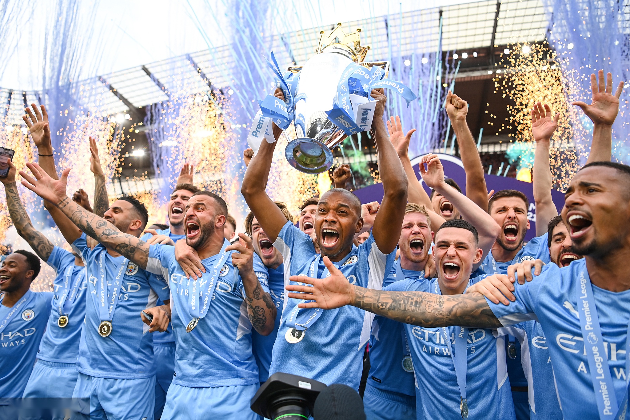 爱好者们提 爱好者们提